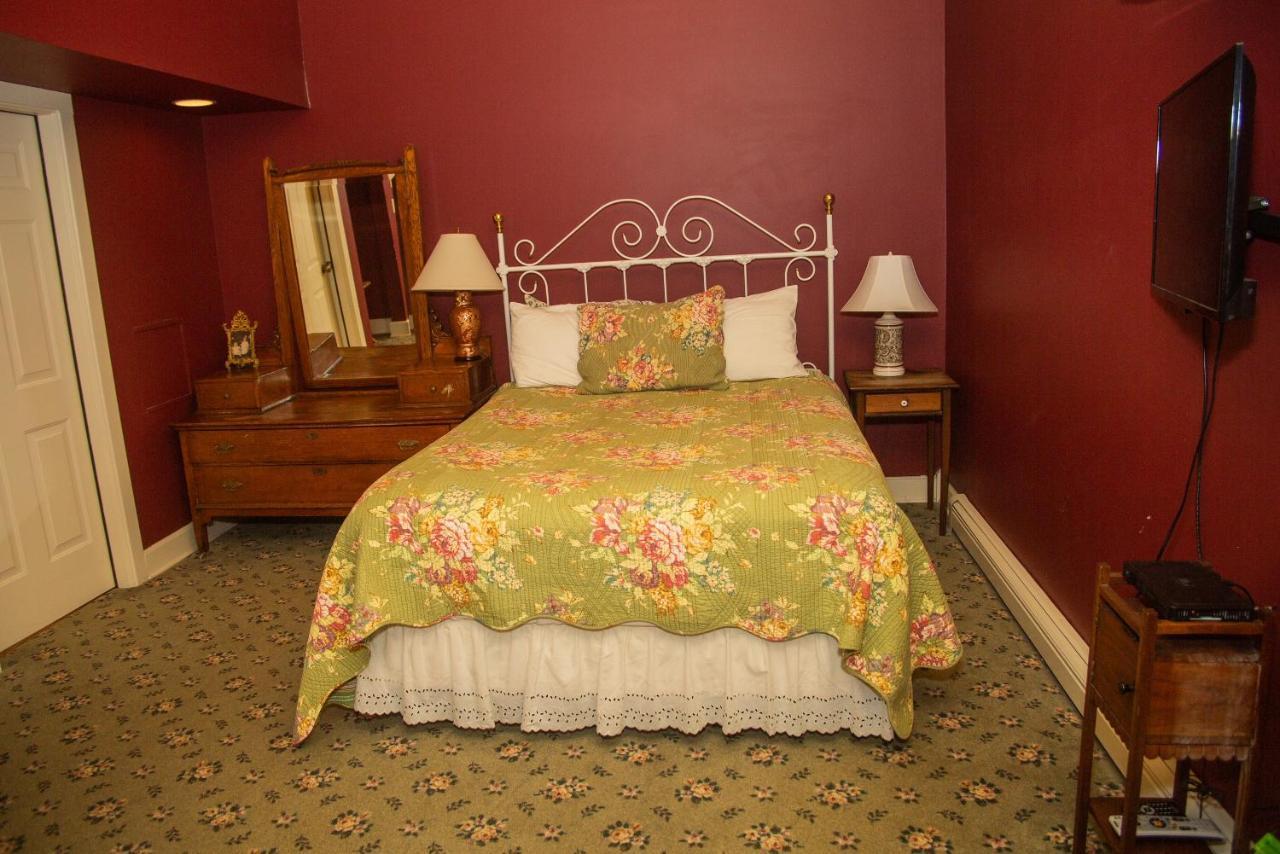 Sylvan Inn Bed & Breakfast グレンアーバー エクステリア 写真